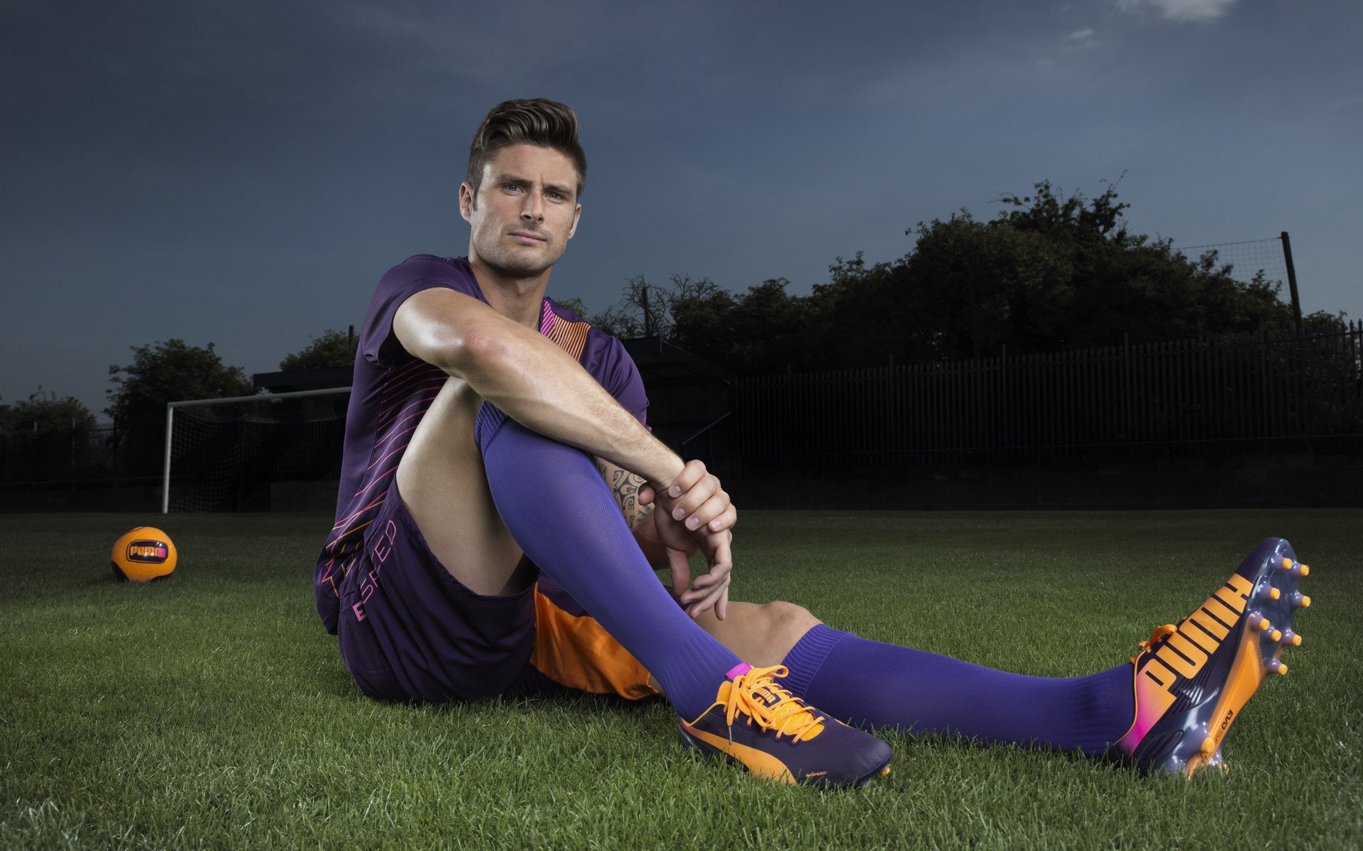 表现优异首场状态出色，独行侠观众沸腾！，萨拉赫重返赛场再创辉煌时刻