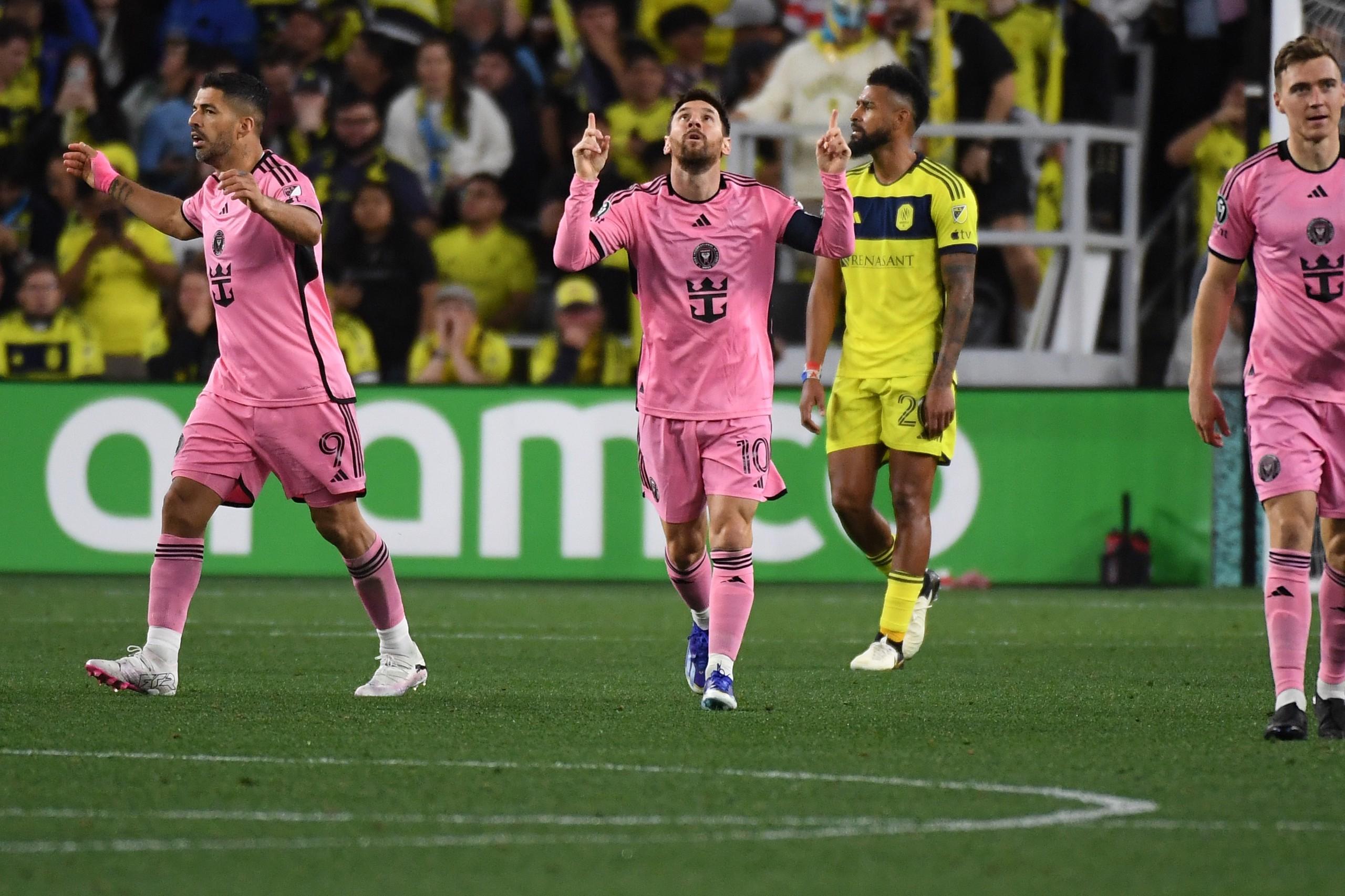 梅西回归赛场，战术调整首场状态亮眼，塞尔维亚队观众沸腾！的简单介绍